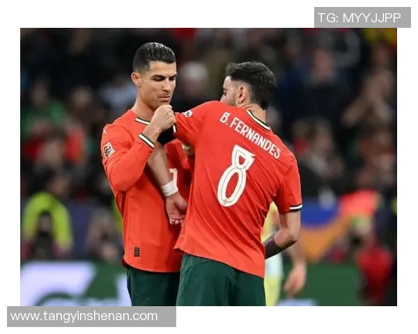 复古足球传奇回顾经典球星瞬间 见证足坛黄金时代的辉煌与荣耀 复古足球传奇回顾经典球星瞬间 见证足坛黄金时代的辉煌与荣耀